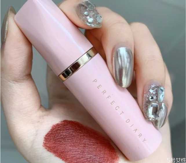 完美日记小粉钻和小金钻区别 完美日记小粉钻和小金钻区别