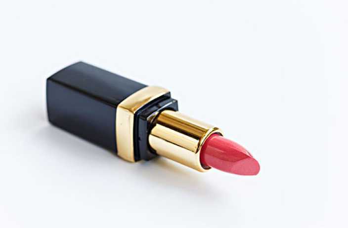 口红怎么不掉色不沾杯