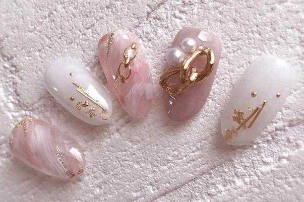 美甲贴片能保持多长时间 美甲贴片怎么取下来