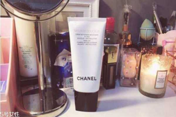 香奈儿山茶花洗面奶是氨基酸吗