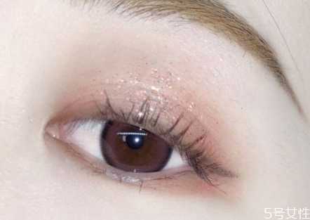 十几块钱的美瞳能戴吗？十几块钱的美瞳有什么危害