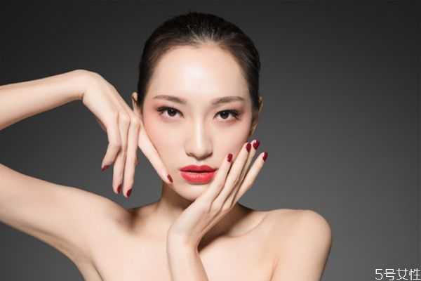 指甲油涂多久要卸掉