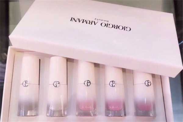 阿玛尼粉胖丁可以当口红吗 阿玛尼粉胖丁可以当口红吗