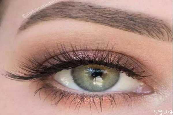 欧美妆一定要贴假睫毛吗