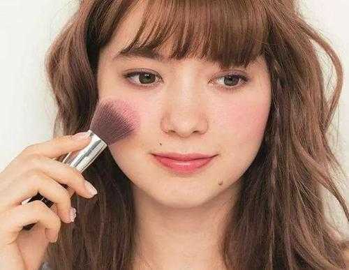 圆脸怎样画腮红显脸小?圆脸画什么颜色的腮红可爱 圆脸怎样画腮红显脸小?圆脸画什么颜色的腮红可爱