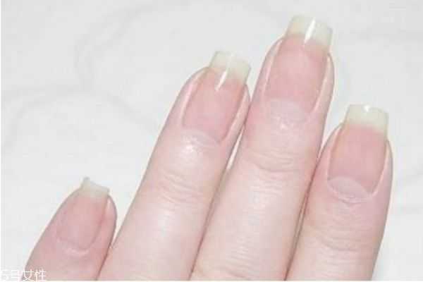 酒红色美甲怎么做 教你磨砂美甲怎么做