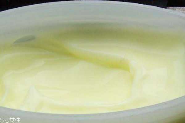 凡士林去眼袋吗 凡士林的美容小妙用