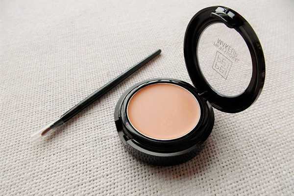 遮瑕膏和遮瑕液的区别 哪个更好用? 遮瑕膏和遮瑕液的区别 哪个更好用?