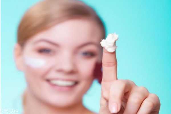 乳和霜哪个可以不用 乳和霜只用一种行吗