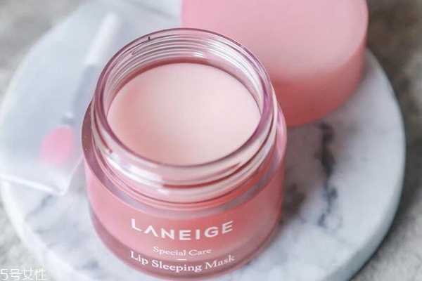 橄榄油怎么做唇膜 在家做成分单纯天然的唇膜