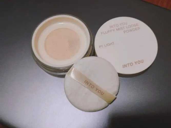 油痘肌用散粉好还是粉饼 油痘肌用散粉好还是粉饼