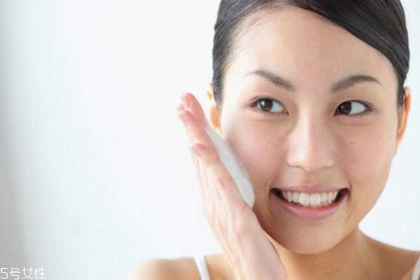 脸色暗黄怎么变白最快
