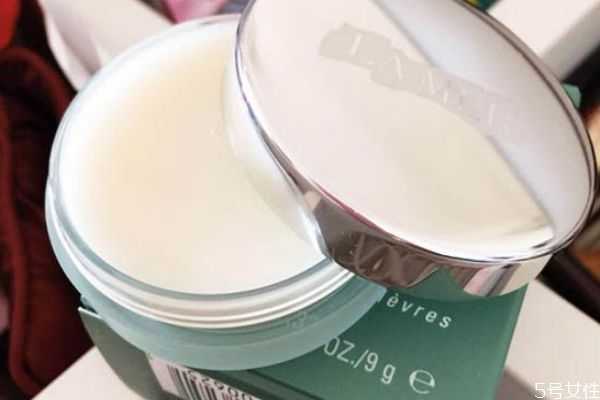 海蓝之谜唇膏有没有唇刷？海蓝之谜唇膏用什么涂