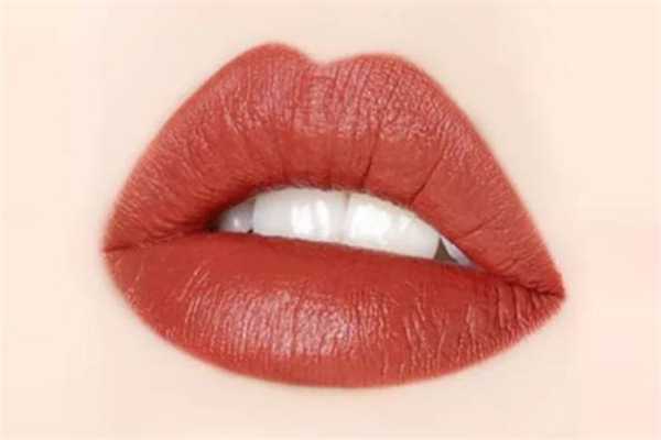 美宝莲接吻棒哪个颜色好看