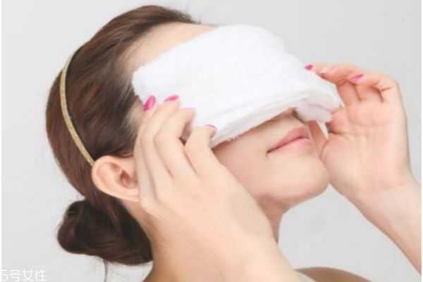 眼睛为什么会肿