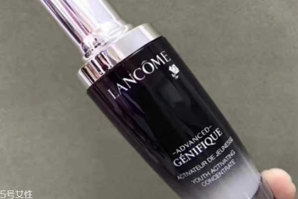 兰蔻小黑瓶用在水之前还是之后 兰蔻小黑瓶用在水之前还是之后