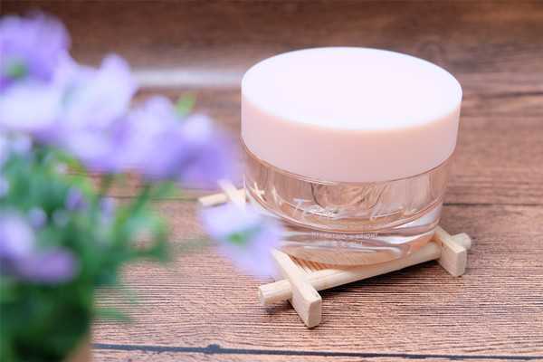 素颜霜天天用好吗? 素颜霜天天用好吗?