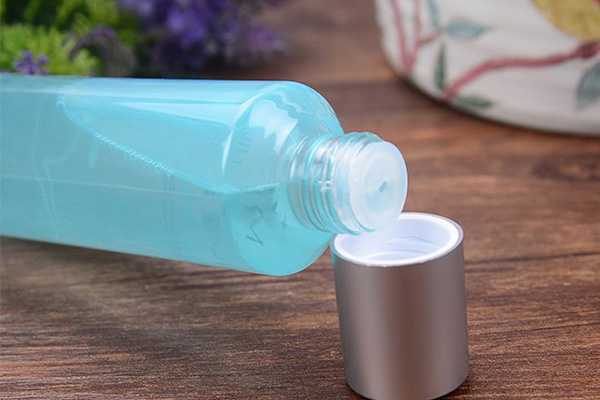 适合油皮痘痘肌使用的爽肤水 适合油皮痘痘肌使用的爽肤水