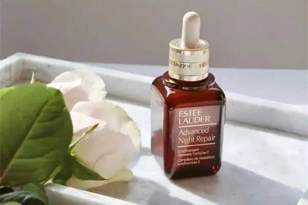 雅诗兰黛精华液怎么用 雅诗兰黛精华液怎么用