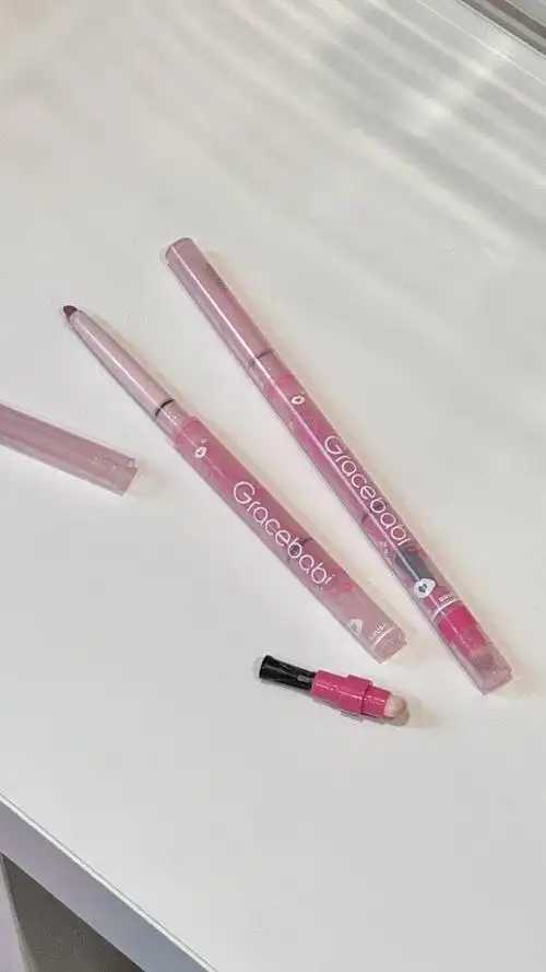 唇线笔是什么?唇线笔的功效和作用 唇线笔是什么?唇线笔的功效和作用