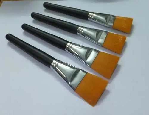 眼线刷可以画卧蚕吗