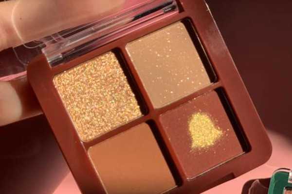 荔萌眼影盘好看吗?荔萌眼影盘四格眼影盘怎么样 荔萌眼影盘好看吗?荔萌眼影盘四格眼影盘怎么样