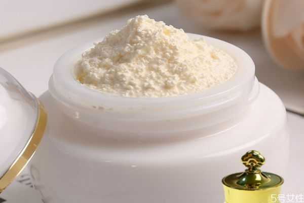 珍珠膏用了为什么变黑?珍珠膏用多久会美白 珍珠膏用了为什么变黑?珍珠膏用多久会美白