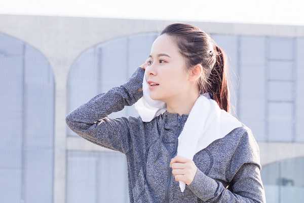 后背长痘痘是什么原因 后背长痘痘是什么原因