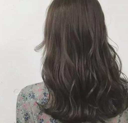 染发跟黑色差不多的颜色推荐 这5种颜色百搭还显白 染发跟黑色差不多的颜色推荐 这5种颜色百搭还显白