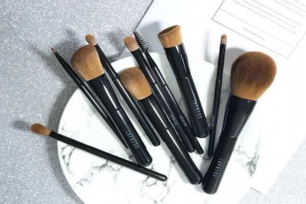 化妆刷有哪些作用？新手要准备哪些化妆刷