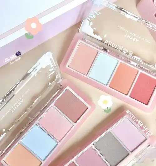 腮红是涂抹还是擦拭？腮红的正确涂抹手法