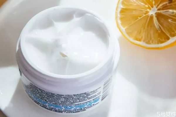 面霜为什么油腻？保湿不油腻的面霜推荐