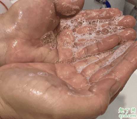 赫丽尔斯洗面奶像洗洁精是真的吗?赫丽尔斯洗面奶干皮可以用吗 赫丽尔斯洗面奶像洗洁精是真的吗?赫丽尔斯洗面奶干皮可以用吗