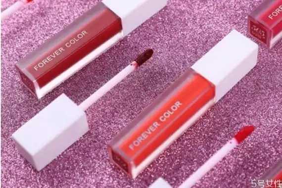 唇蜜是什么质地 唇蜜是什么质地