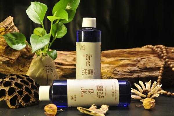 纯露怎么使用效果最好?纯露的功效及适用人群 纯露怎么使用效果最好?纯露的功效及适用人群