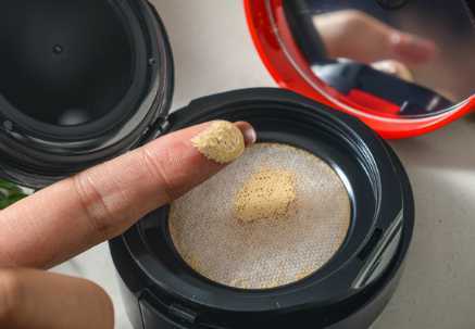 阿玛尼红气垫02号和03哪个好看?Armani红气垫哪个色号适合黄皮 阿玛尼红气垫02号和03哪个好看?Armani红气垫哪个色号适合黄皮