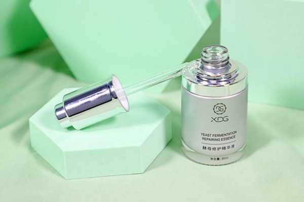 xdg小银瓶精华质地怎么样？xdg小银瓶精华一次用多少