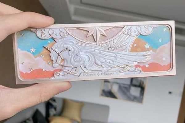 花知晓独角兽眼影盘好用吗？花知晓独角兽眼影盘是哑光的吗