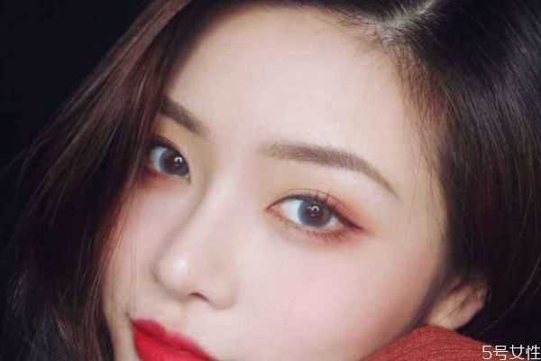 美瞳是买大直径好还是小直径好？美瞳的大小直径选择