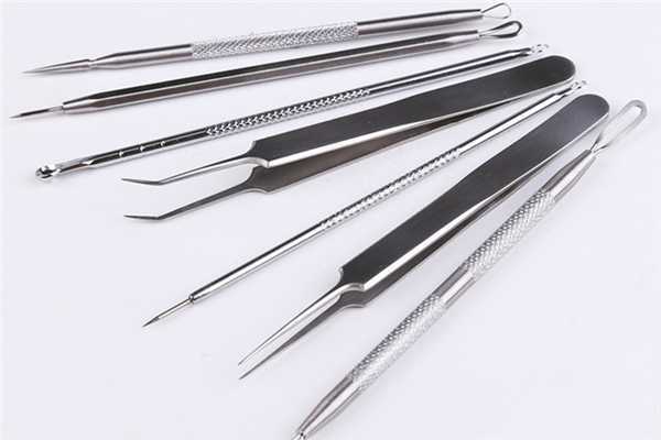 粉刺针用什么消毒比较好 粉刺针用酒精擦拭后直接使用吗 粉刺针用什么消毒比较好 粉刺针用酒精擦拭后直接使用吗