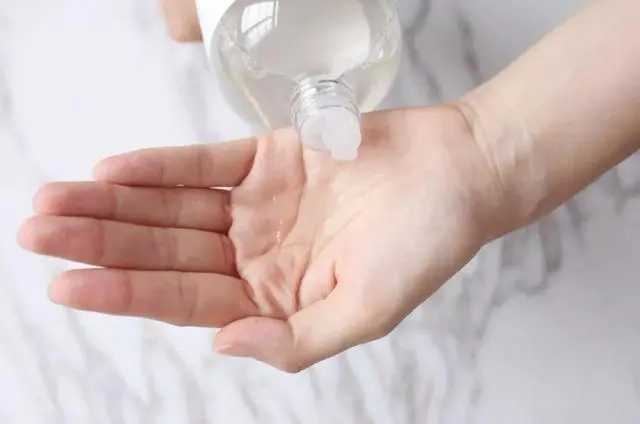 爽肤水怎么用? 爽肤水怎么用?