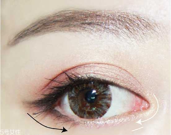 粉紫色眼妆怎么画？粉色和紫色眼影的画法