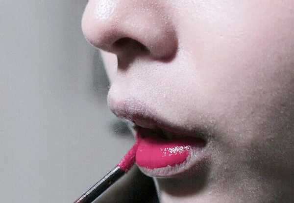 唇深涂什么颜色的口红好看 唇深涂什么颜色的口红好看