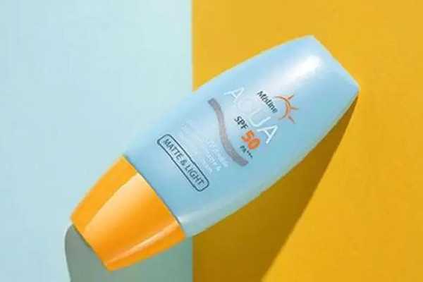 防晒霜用手涂还是用海绵涂好?涂多少量? 防晒霜用手涂还是用海绵涂好?涂多少量?