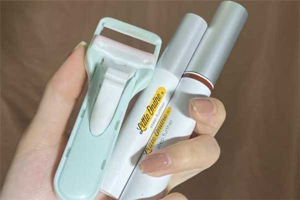 小奥汀睫毛膏不防水吗？小奥汀睫毛膏好还是滋色好