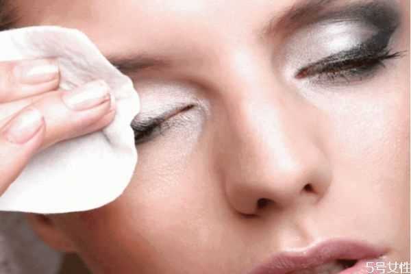 眼线可以洗掉吗？眼线不用卸妆水能洗掉吗