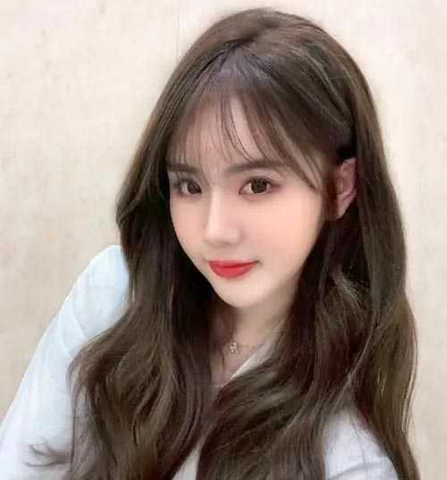 中长发齐大波浪发型图片 中长发齐大波浪发型图片