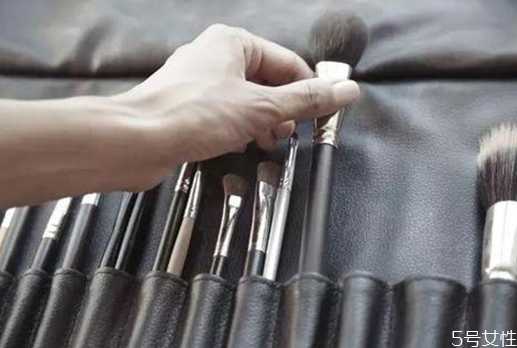 化妆刷有多少支?化妆刷要不要买一套 化妆刷有多少支?化妆刷要不要买一套