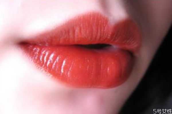 唇釉怎么涂不沾杯？唇釉为什么不沾杯