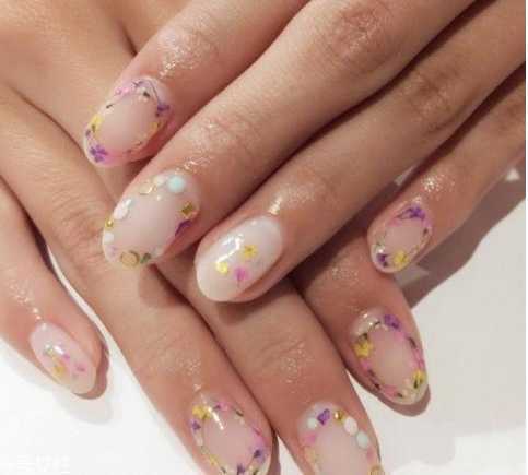 干花美甲有哪些？干花美甲图片大全